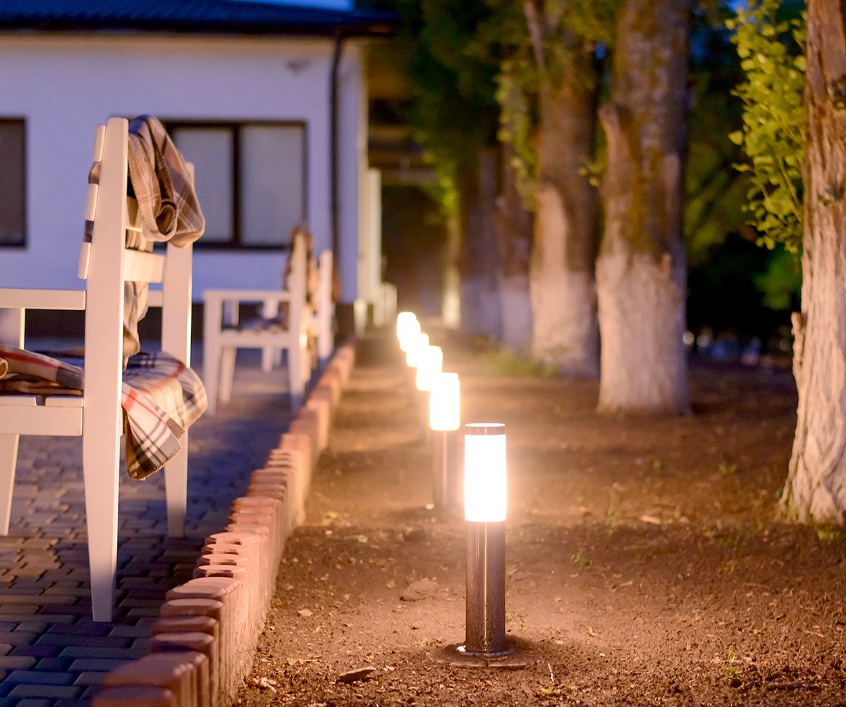 Pathway lighting installation